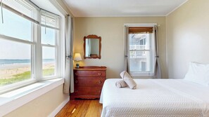 2 bedrooms, free WiFi, bed sheets - Sandy Beach at Starboard by Bayley Vacation Rentals (Old Orchard Beach)