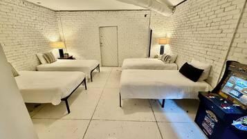 6 bedrooms, iron/ironing board, free WiFi, bed sheets