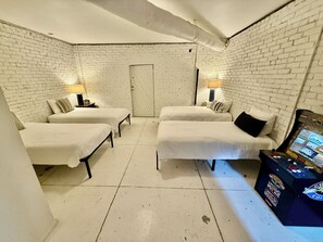 6 chambres, fer et planche à repasser, Wi-Fi gratuit, draps fournis