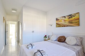 2 chambres, fer et planche à repasser, lit parapluie, Wi-Fi gratuit