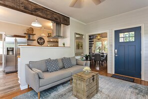 TV, fireplace, books, stereo