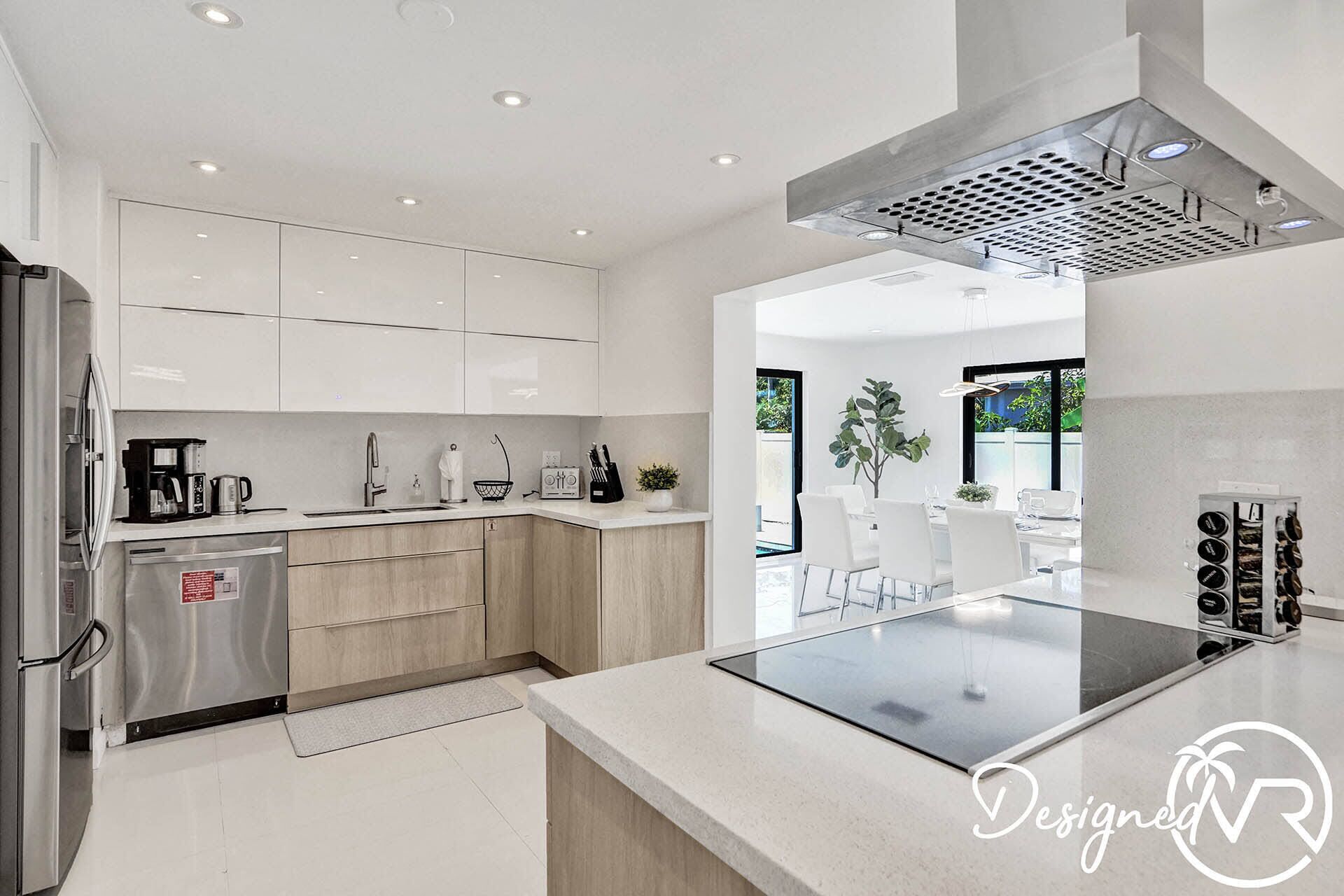 Tranquil Bliss Near the Beach Modern 4BR Retreat ~