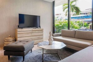 TV, Netflix, streaming services, offices