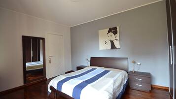 1 camera, ferro/asse da stiro, Wi-Fi