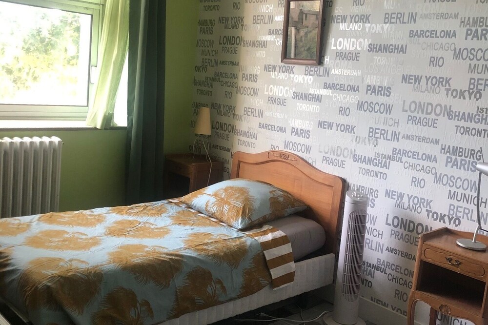 Quiet rooms 10 minutes from C. Ville