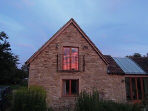 المنشأة من الخارج