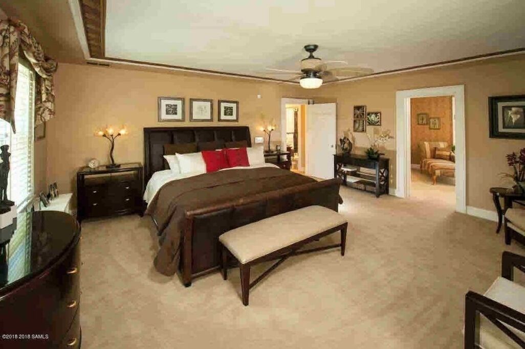 Luxury Mansion Retreat near Lake George and Saratoga