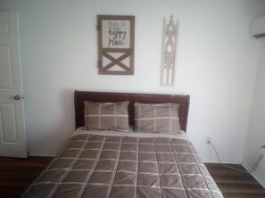 3 bedrooms, WiFi, bed sheets