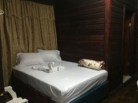 Cortinas blackout, tabla de planchar con plancha y wifi gratis
