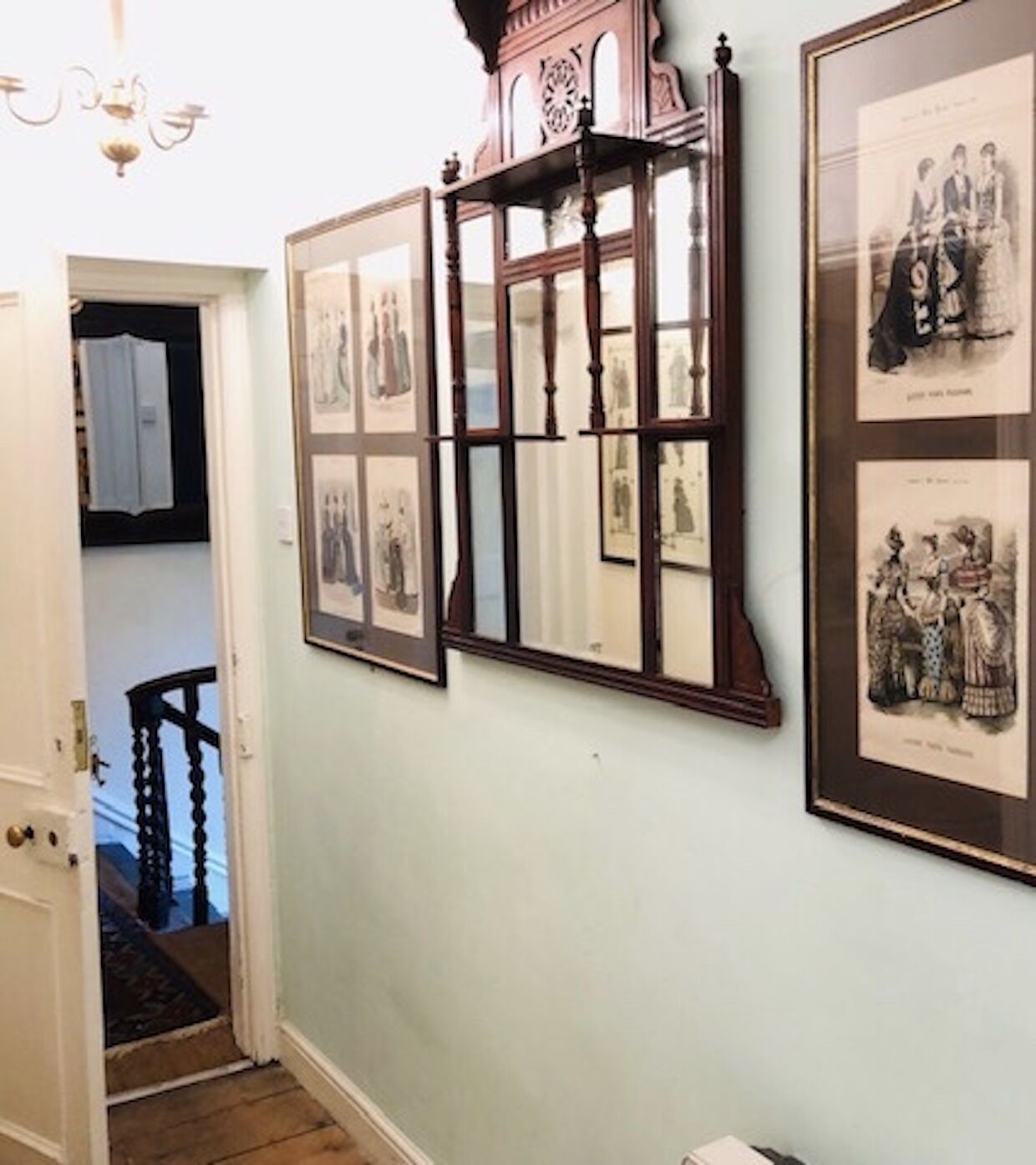 The Dressmakers Salon - Spacious 1st Floor flat in Gothic Villa - Sleeps 5