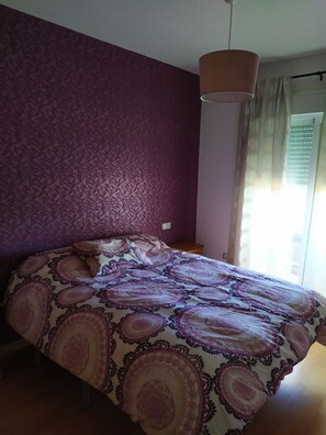 2 bedrooms, iron/ironing board, wheelchair access