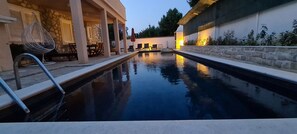 Piscine extérieure, piscine chauffée