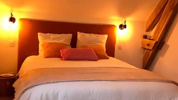 4 bedrooms, iron/ironing board, travel crib, free WiFi
