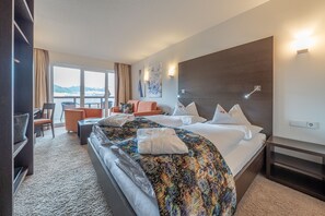 Dobbeltrom – deluxe | Sengetøy av topp kvalitet, safe på rommet og individuelt dekorert