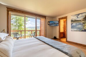 3 bedrooms, iron/ironing board, travel cot, free WiFi