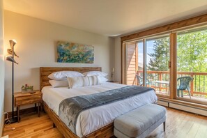 3 habitaciones, tabla de planchar con plancha y cuna de viaje