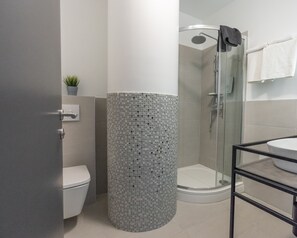 Bathroom shower - Hotel Blue (Zagreb)