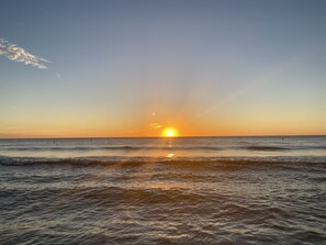 In Strandnähe, Liegestühle, Strandtücher