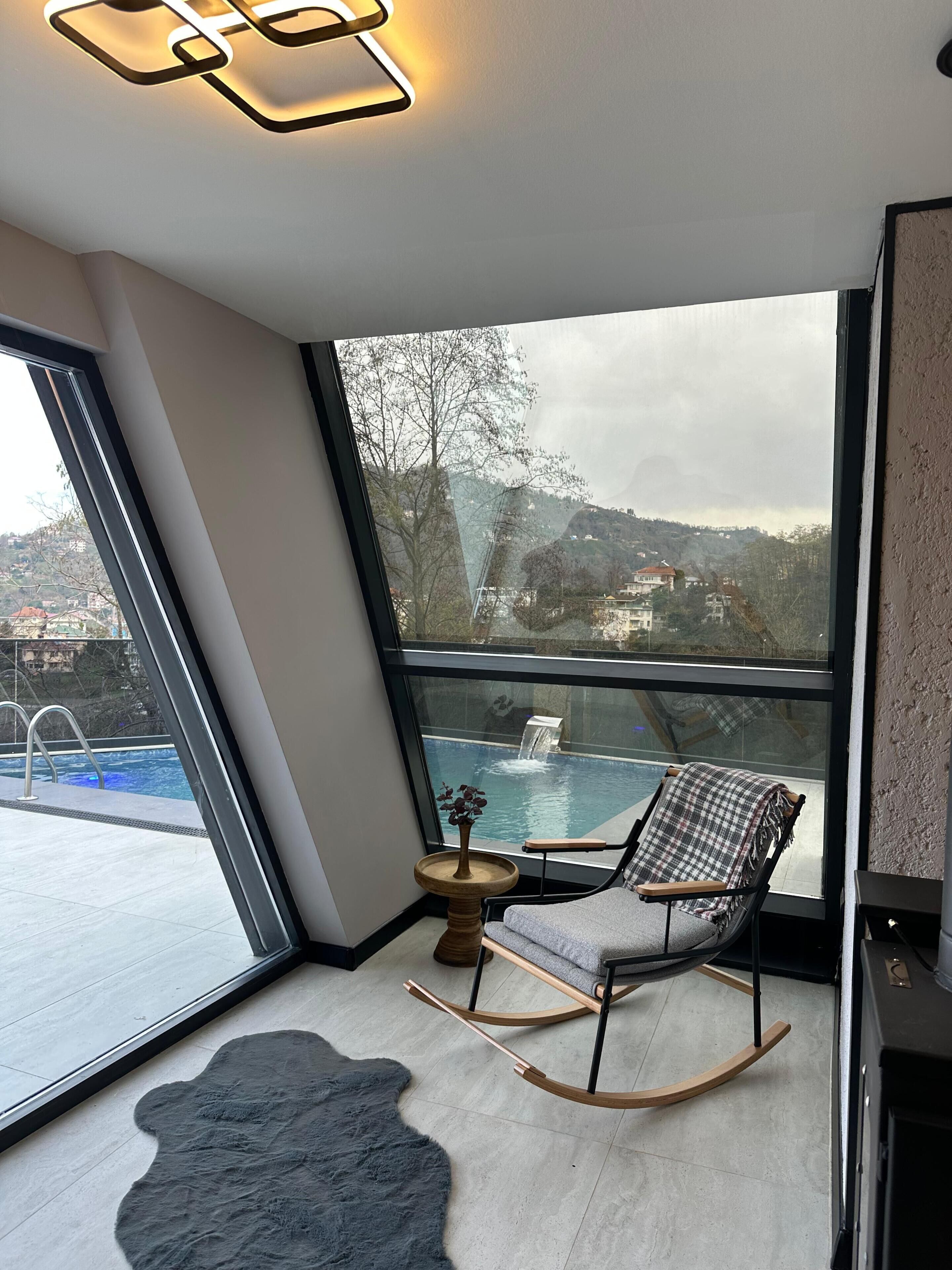 Ropa de cama hipoalergénica, minibar, wifi gratis y ropa de cama 