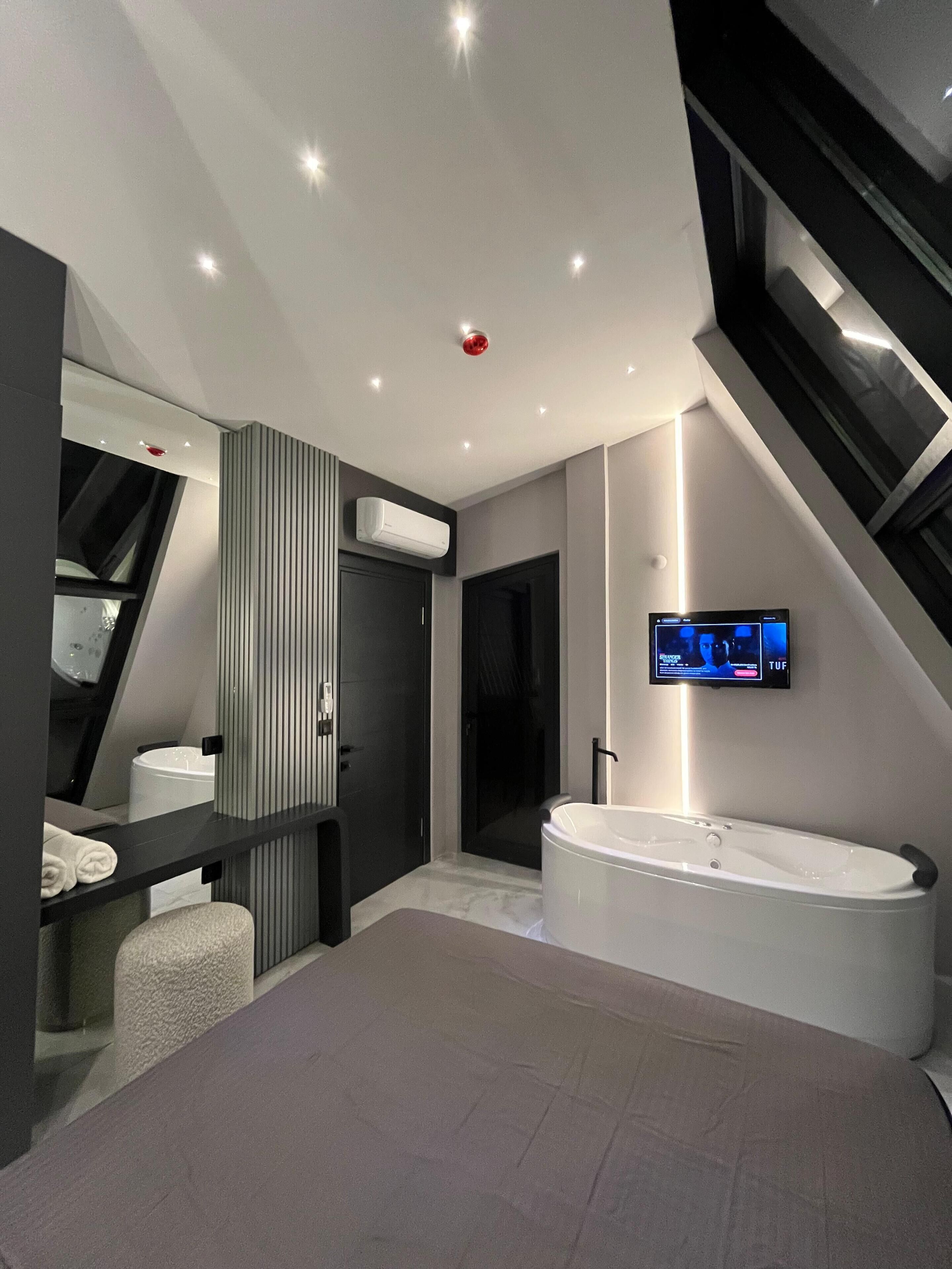 Seprai antialergi, minibar, Wi-Fi gratis, dan seprai linen