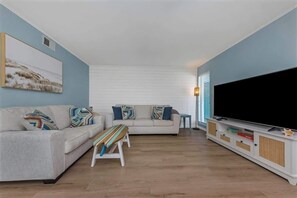 Una Smart TV, libros