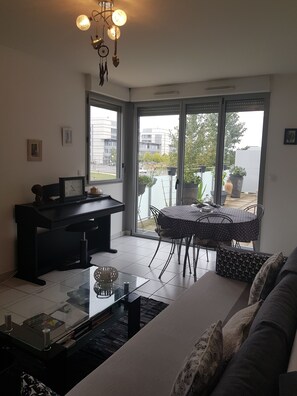 تلفزيون ذكي