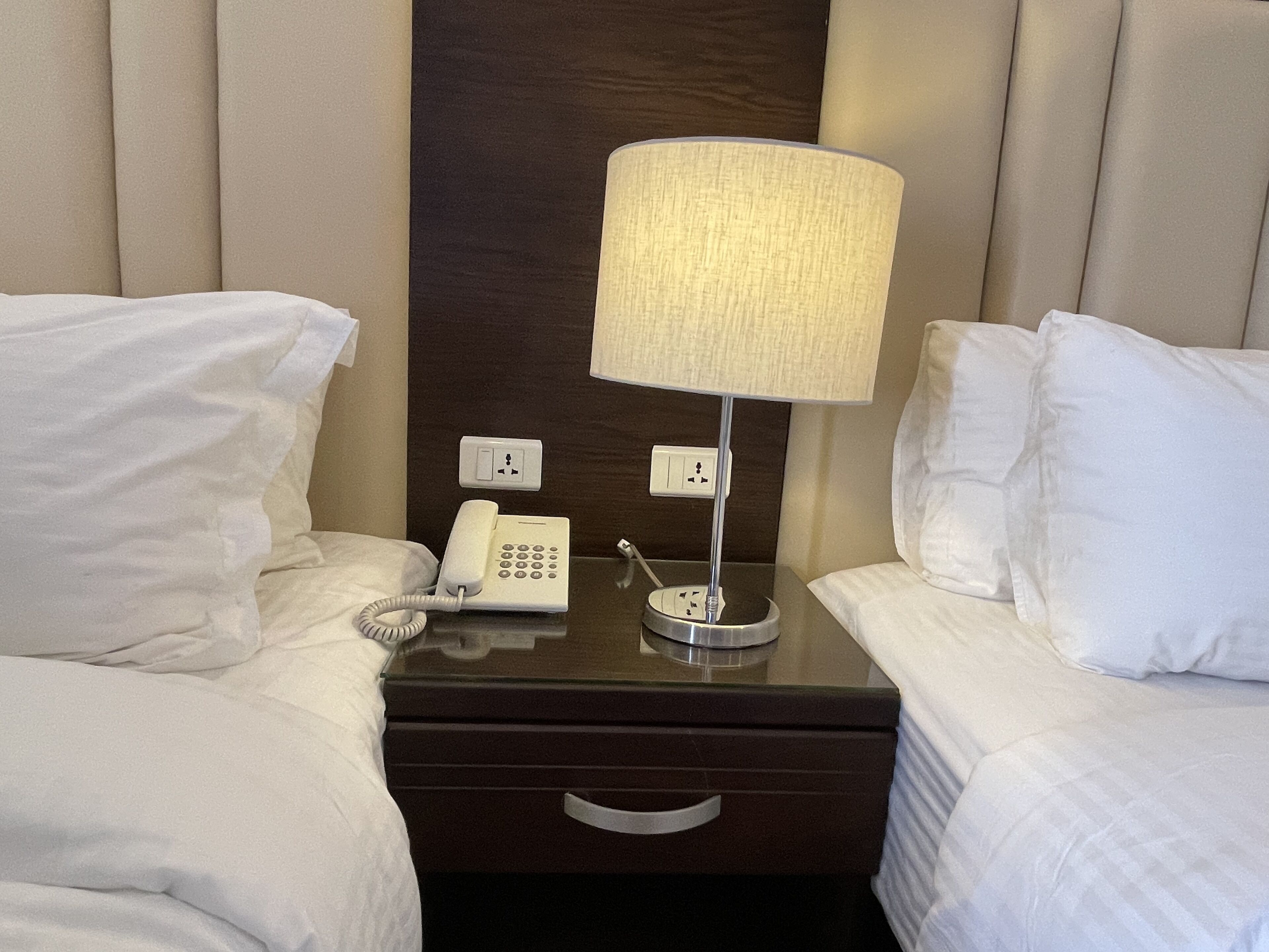 deluxe twin room | 1 bedroom, pillow-top beds, minibar, in-room safe