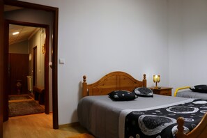 House, 5 Bedrooms (II) | 5 bedrooms, desk, blackout drapes, free WiFi - Alojamentos Estrela Peles (Seia)