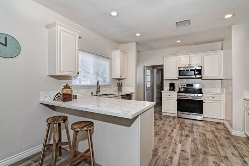 4bd / 2bth private parking, 8 min to Gaslamp, Zoo