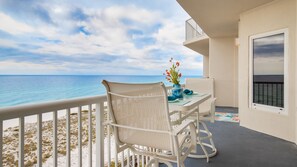 Outdoor dining - Beach front in beautiful Navarre! (Navarre)