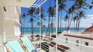 Suite Deluxe, 2 habitaciones, vistas al mar, frente a la playa | Vistas al mar