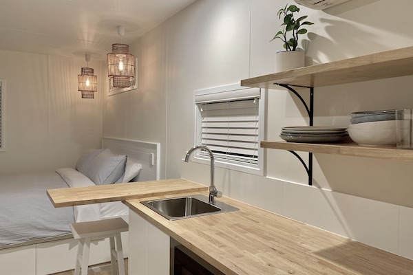 Fridge, microwave, stovetop, electric kettle