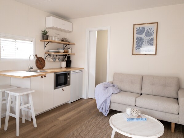 Standard Cabin | Living area