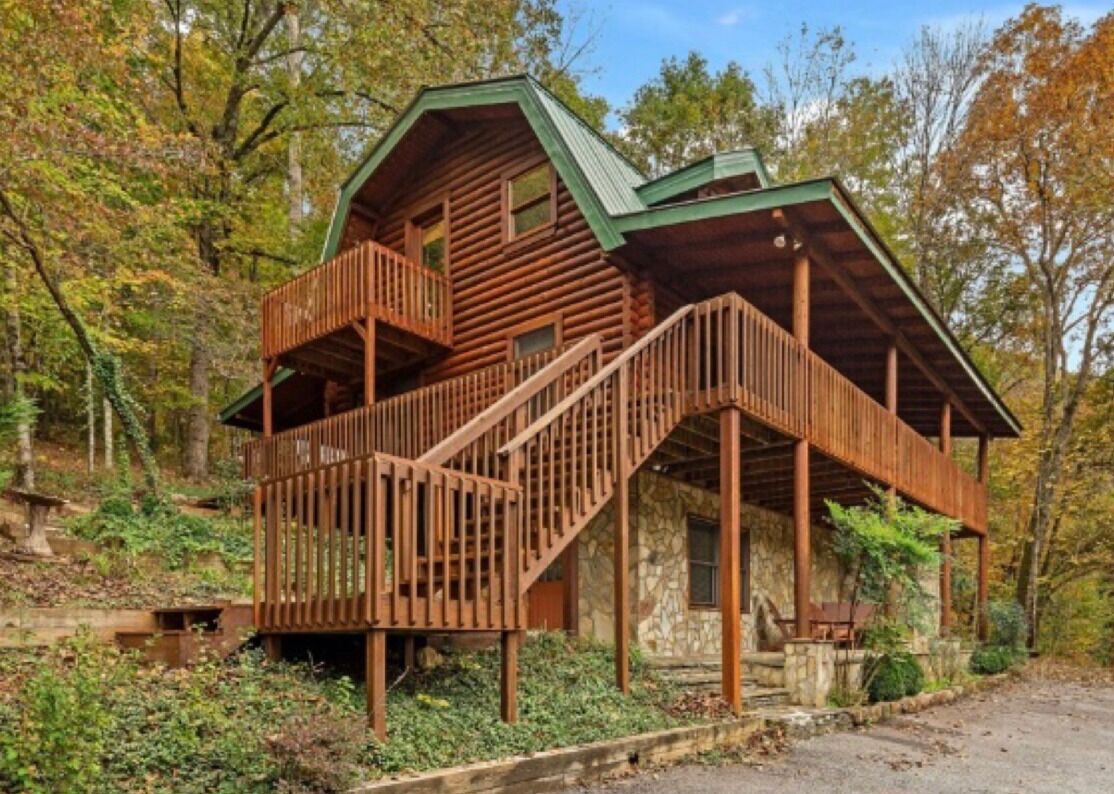 Lucky Enough-Dog Friendly 3bd/2ba resort access- Mr Lake Lure Vacation Rentals -