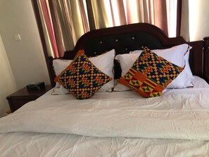 Maison familiale | Literie de qualité, lit avec matelas à plateau-coussin, coffre-fort