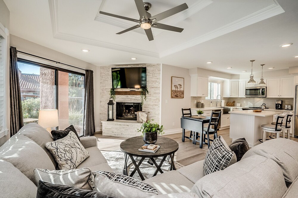 NEW Completely Renovated Sabino Canyon Condo