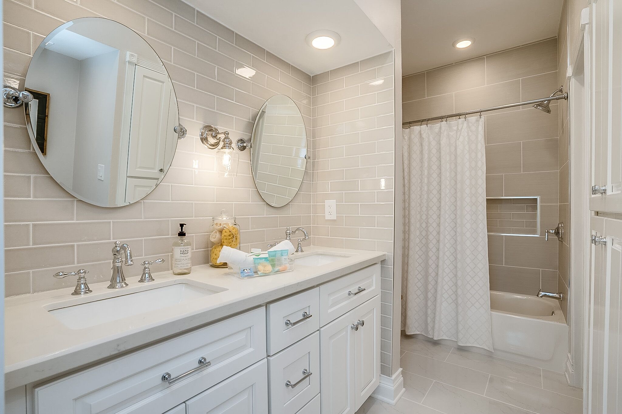 NEW Completely Renovated Sabino Canyon Condo