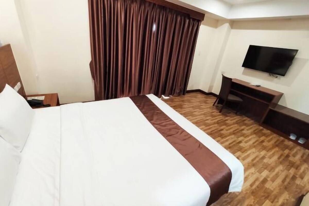 In-room safe, desk, laptop workspace, blackout drapes