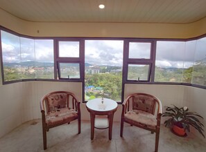 Habitación básica con 1 cama doble o 2 individuales, 2 camas dobles, no fumadores | Vistas desde la habitación