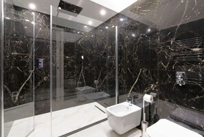 Shower, hair dryer, towels - Luxury villa with pool situated near Ribera, Agrigento, Sicily – 6 pax (Ribera)