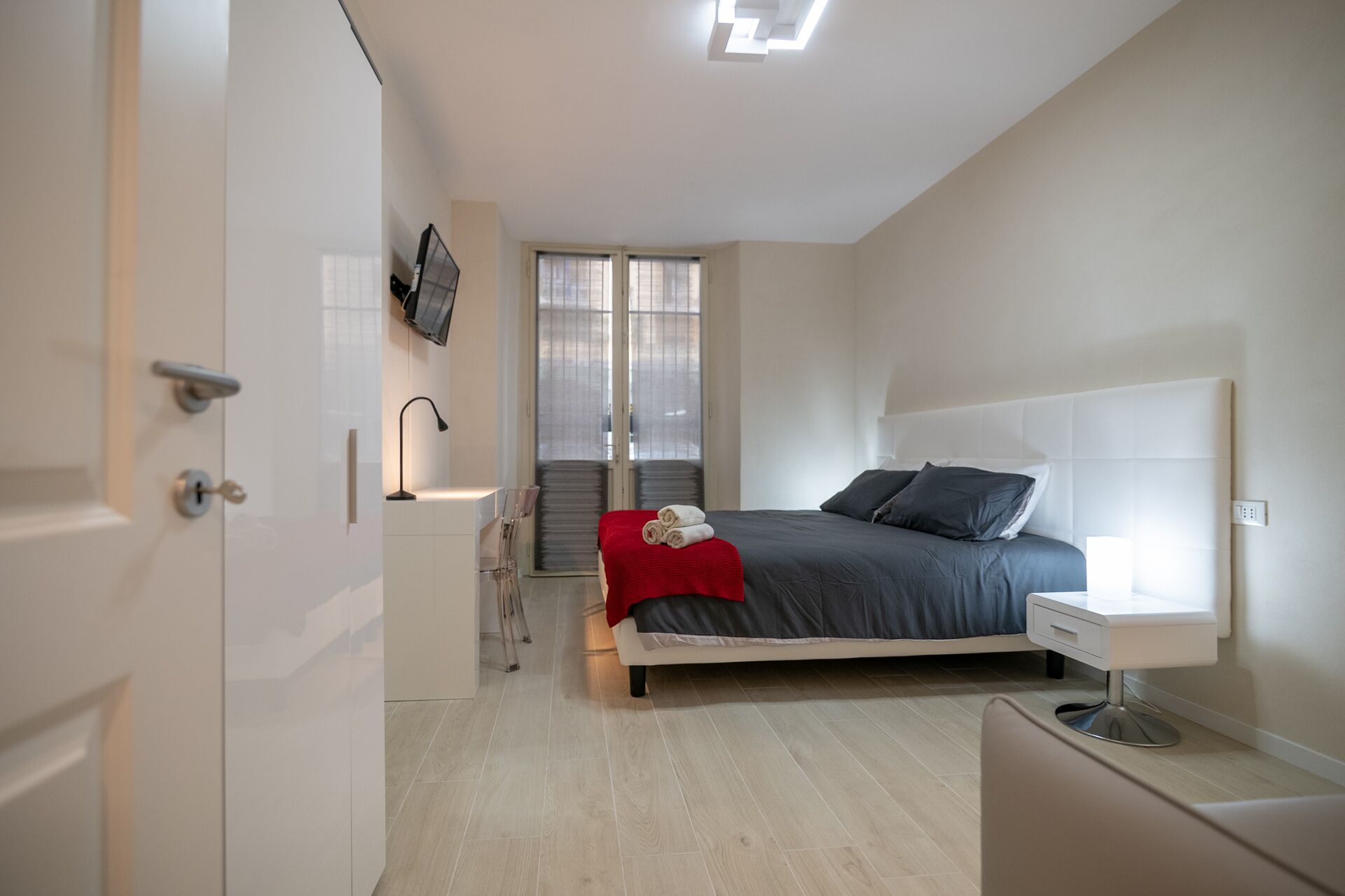 Comfort Room (Sole) | Down comforters, memory foam beds, minibar, free WiFi