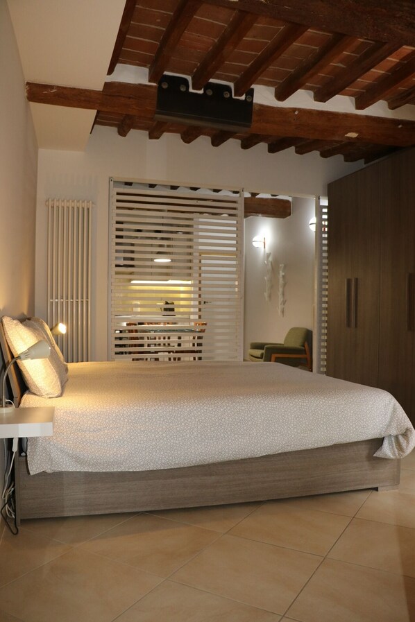 1 quarto, ferros/tábuas de passar roupa, Wi-Fi, roupa de cama