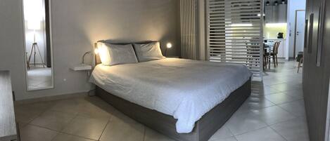 1 bedroom, desk, iron/ironing board, WiFi