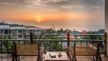 Roupas de cama premium, frigobar, cofres nos quartos, Wi-Fi de cortesia