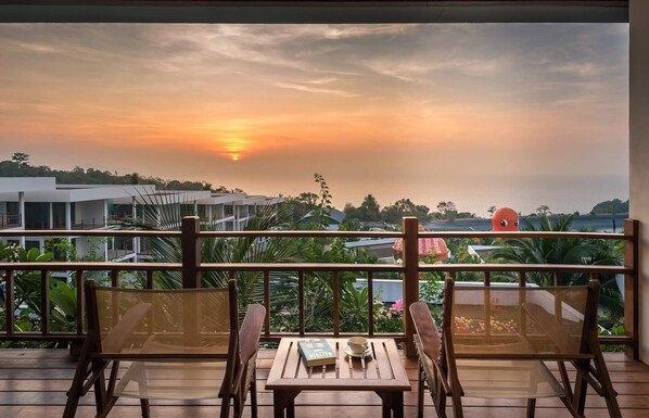 Premium bedding, minibar, in-room safe, free WiFi - PP Mountain Beach Resort  (Ko Phi Phi)