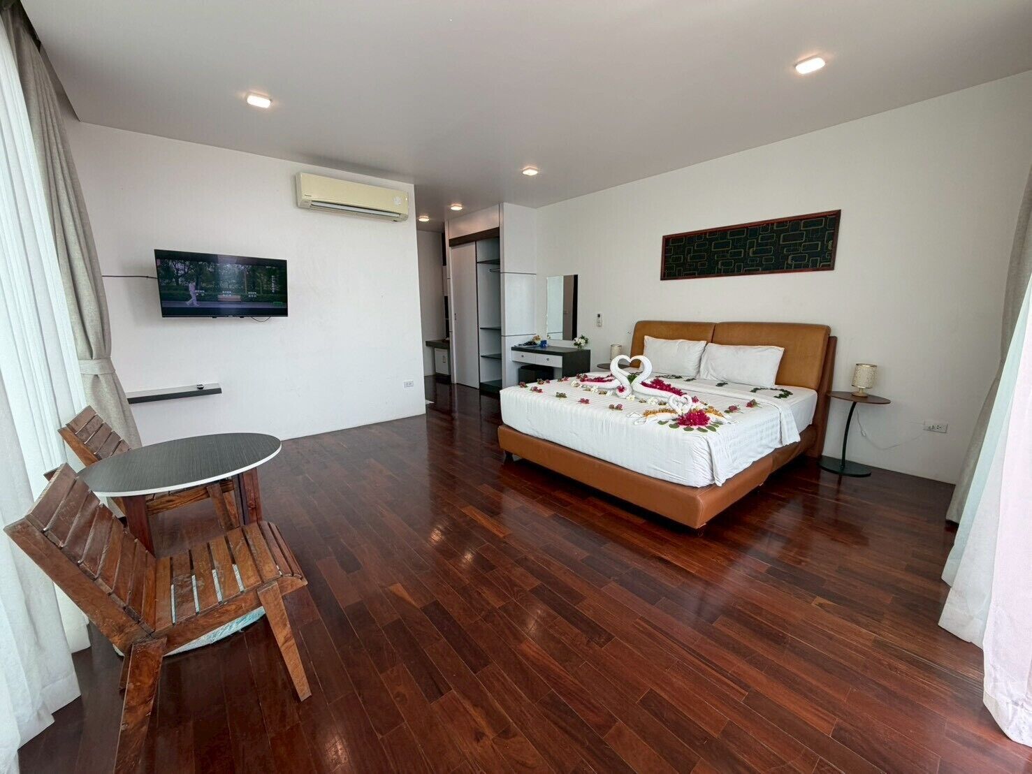 Superior (No View) | Roupas de cama premium, frigobar, cofres nos quartos, Wi-Fi de cortesia