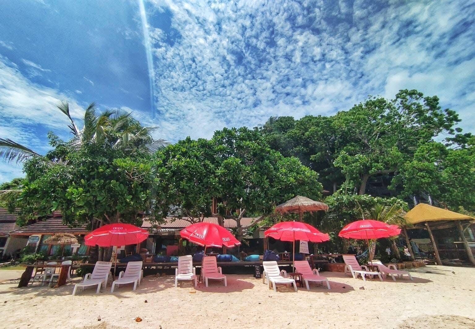 Playa privada en los alrededores, arena blanca