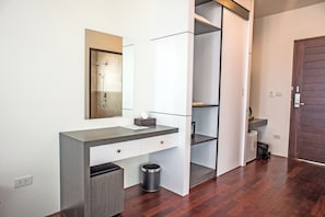 Ropa de cama de alta calidad y minibar