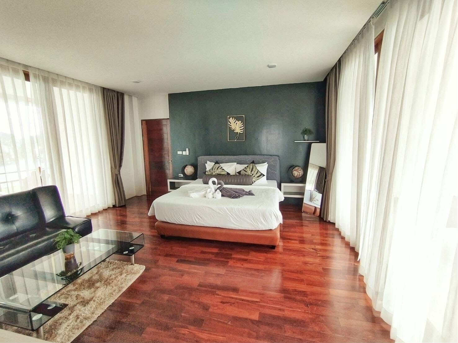 Deluxe Ocean Room, Panorama View | Premium bedding, minibar, in-room safe, free WiFi