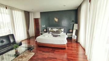 Deluxe Ocean Room, Panorama View | Premium bedding, minibar, in-room safe, free WiFi